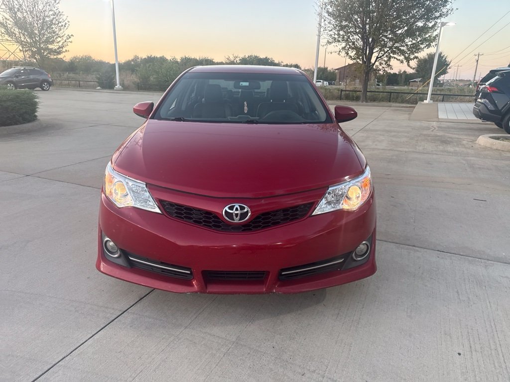 Used 2014 Red Toyota SE image 4