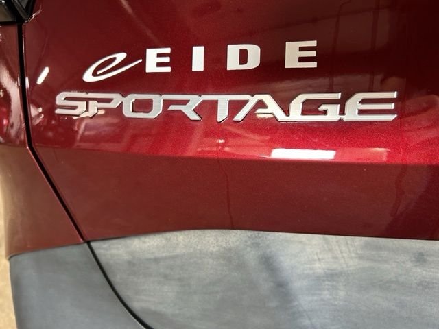 Used 2024 Red Kia X-Line image 18