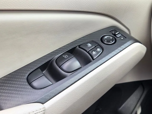 2025 Nissan Altima SV - Photo 31