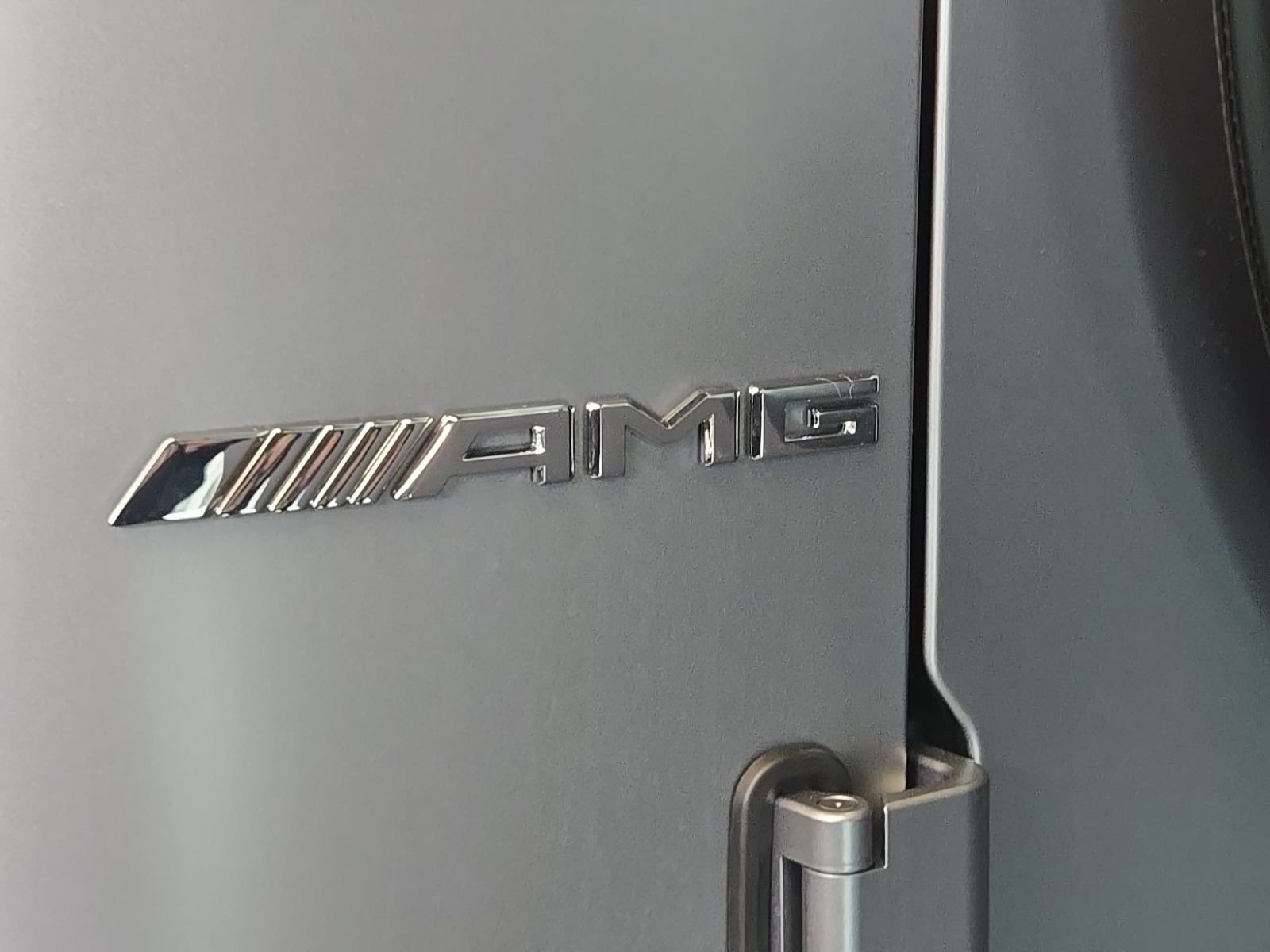 New 2026 MANUFAKTUR Platinum Magno Mercedes-Benz G 63 AMG® image 4