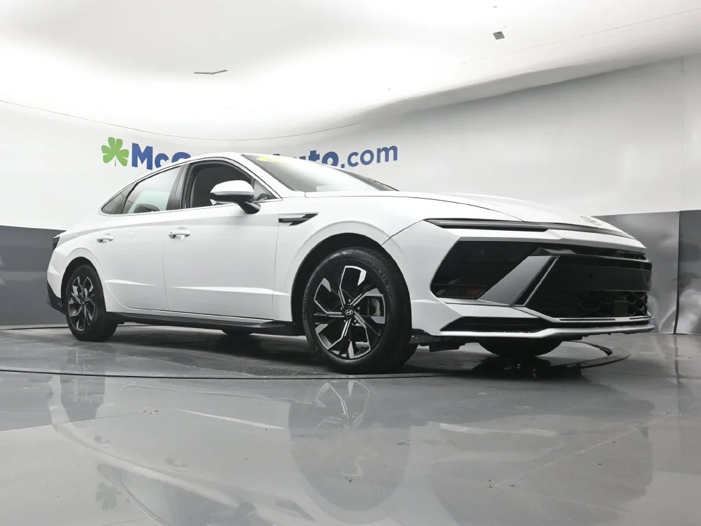 Certified Used 2024 White Hyundai SEL image 25