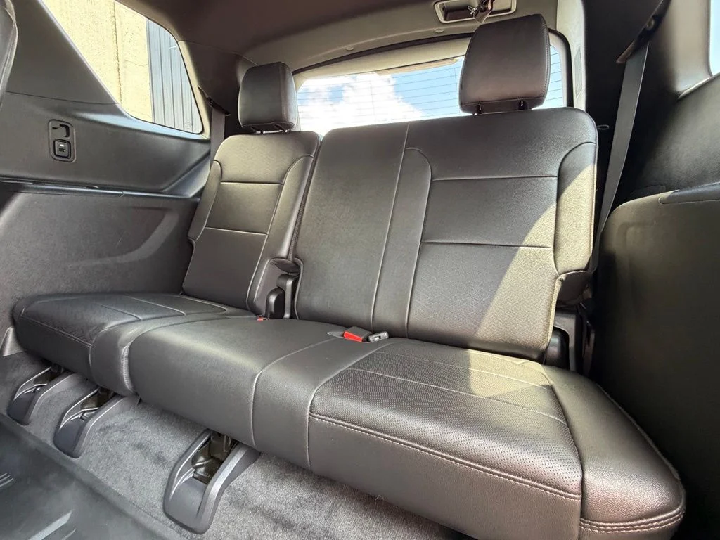 Used 2022 White Chevrolet High Country image 23