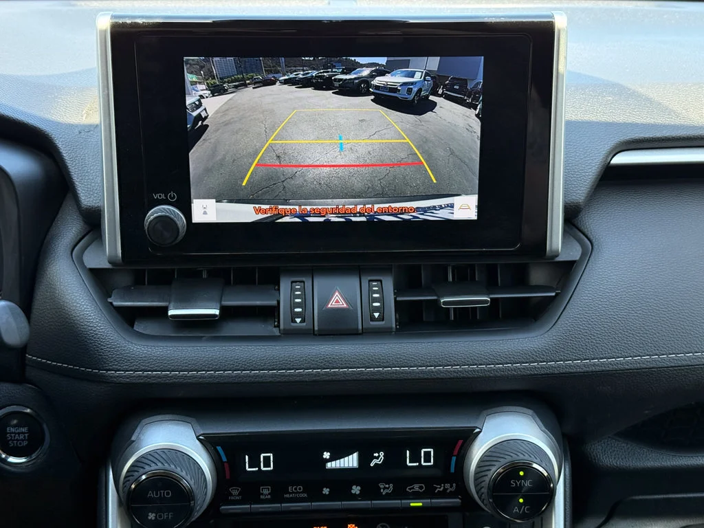 Used 2023  Toyota XLE Premium image 31