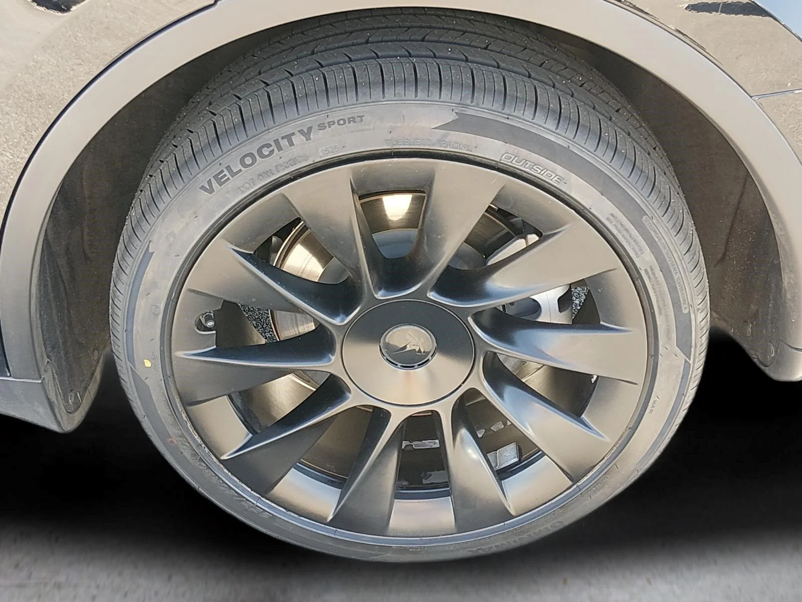 Used 2023  Tesla Long Range image 12