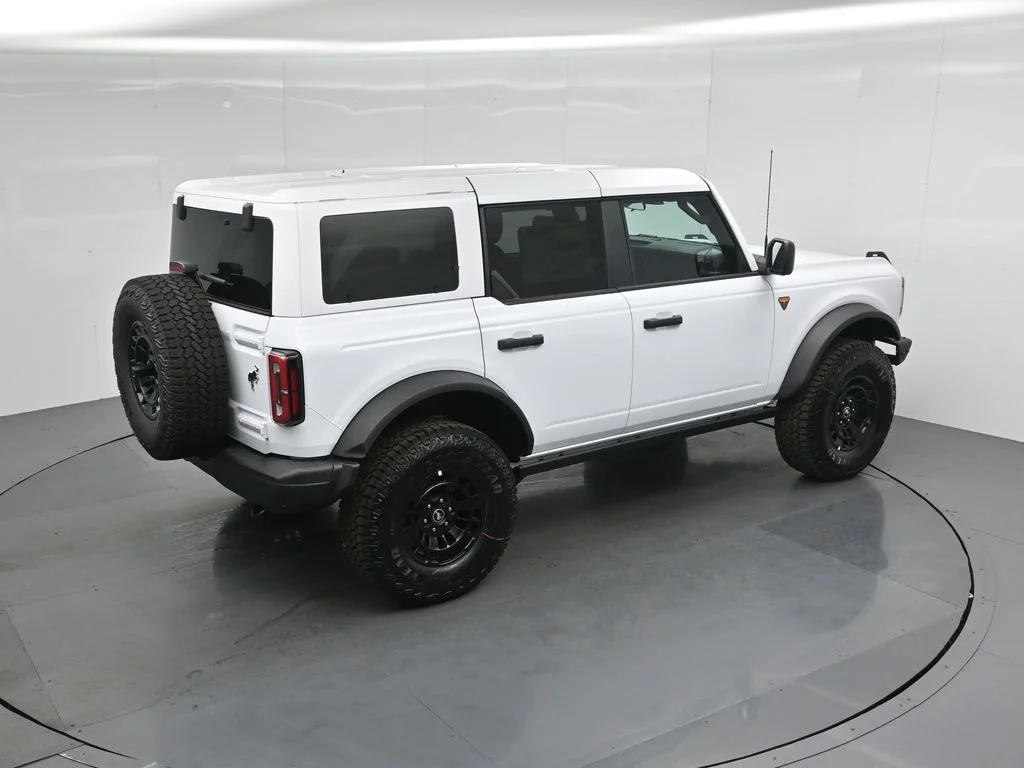 New 2026 Oxford White Ford Badlands image 38
