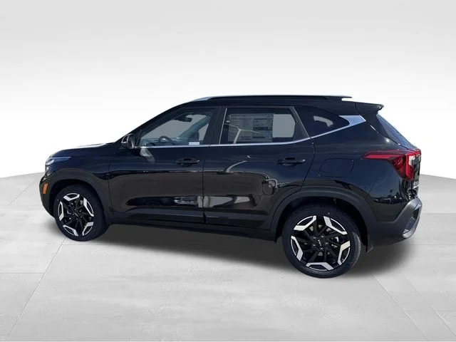 New 2026 Fusion Black Kia SX image 8