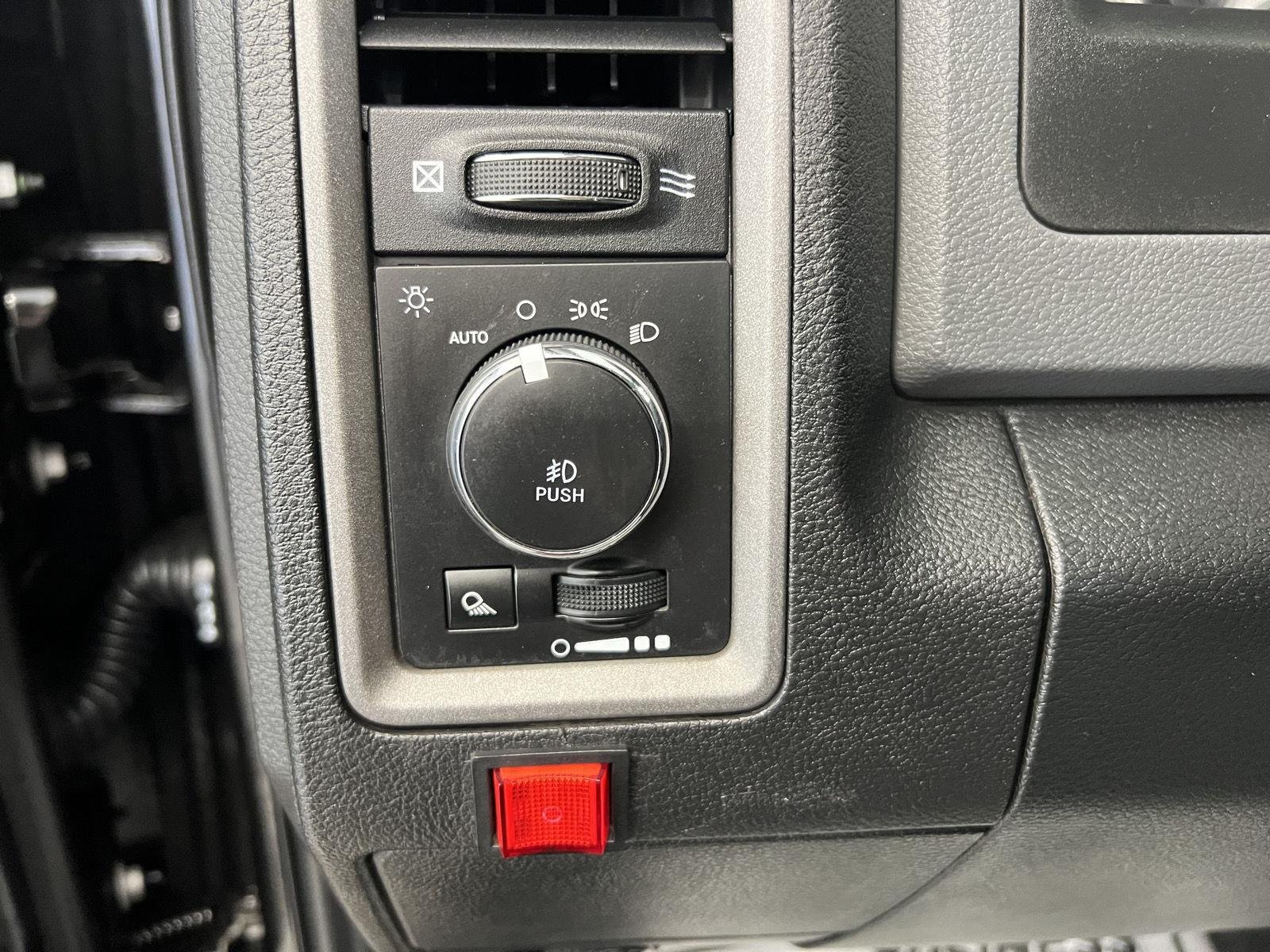 2018 RAM Ram 1500 Pickup Express - Photo 17