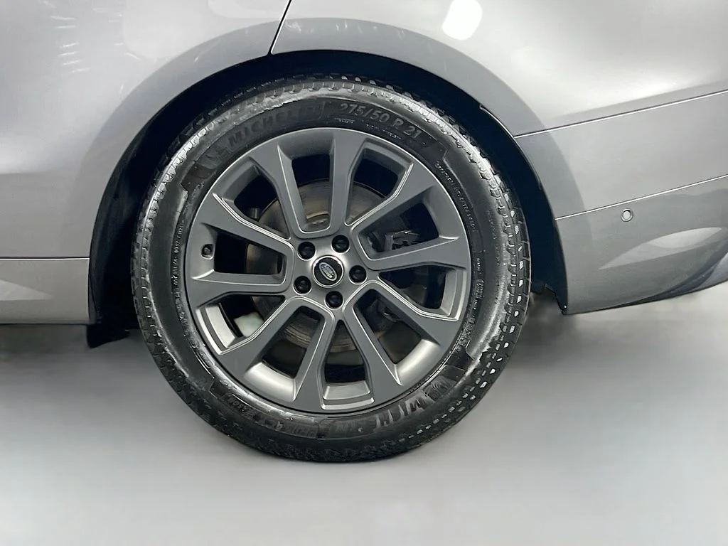 Used 2024 Eiger Gray Metallic Land Rover Dynamic SE image 33