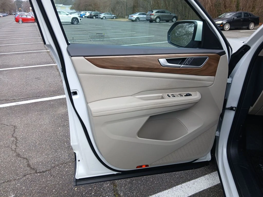 New 2026 White Volkswagen 2.0T SE image 10