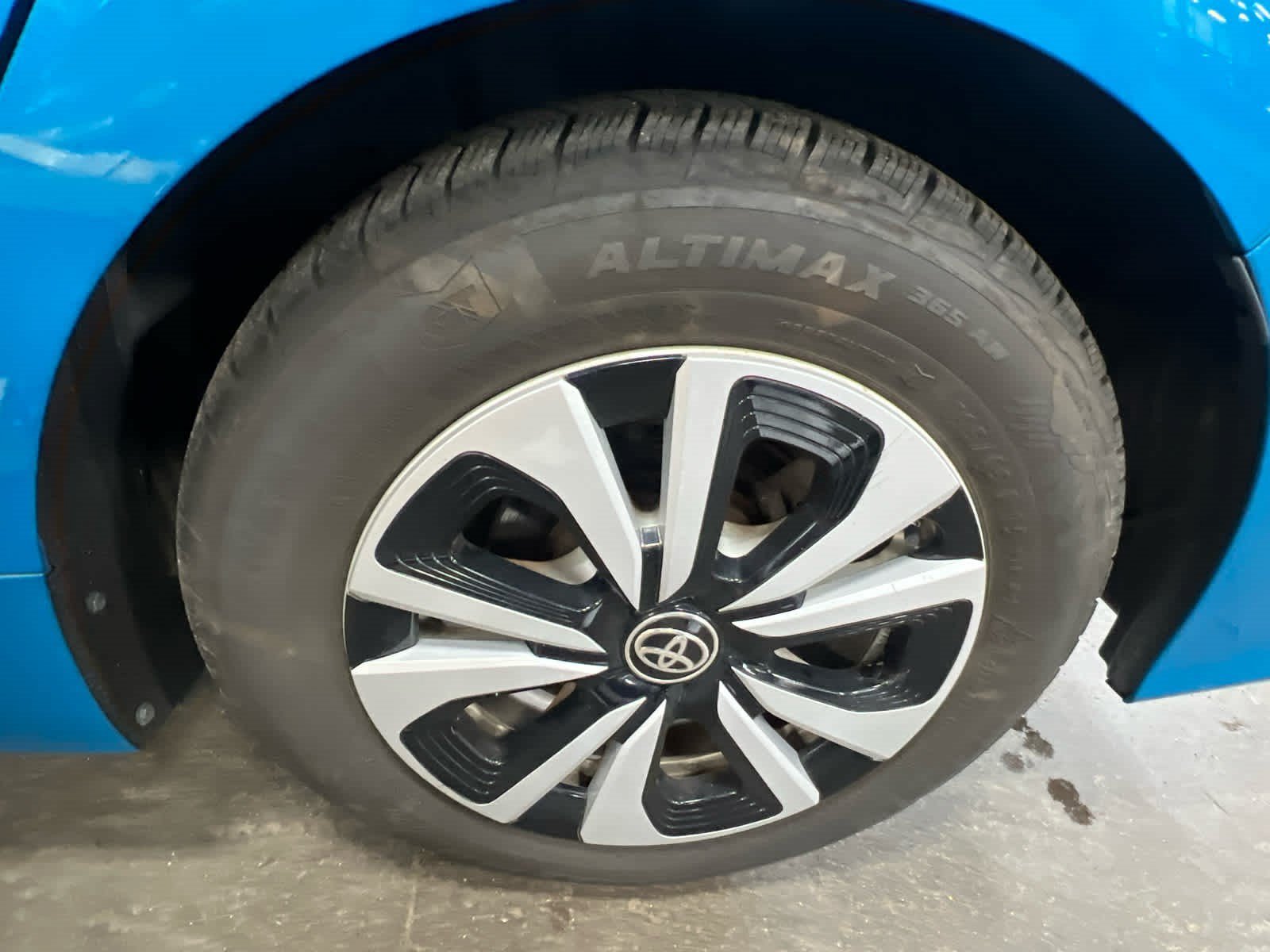 Used 2018 Blue Magnetism Toyota Advanced image 7