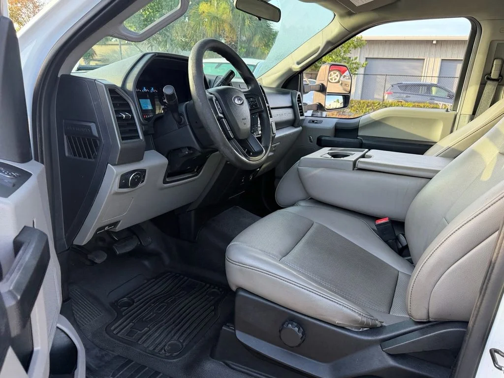 Used 2020 White Ford XL image 12