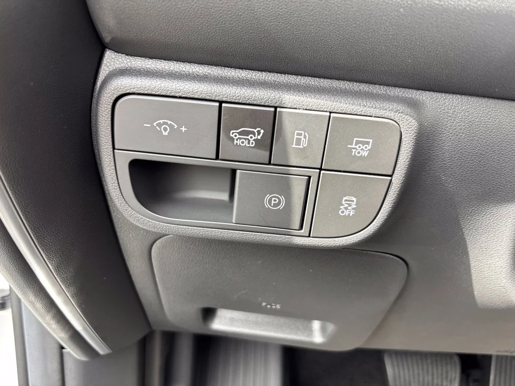 New 2027 White Hyundai SEL image 14