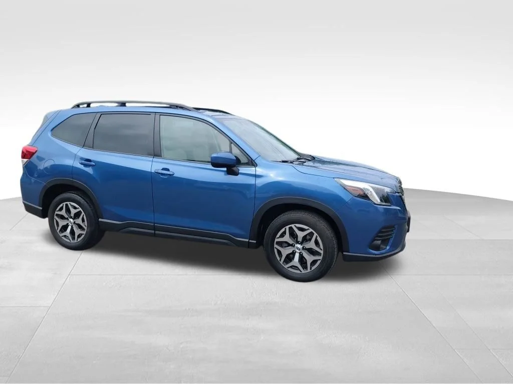 Used 2023 Horizon Blue Pearl Subaru Premium image 6