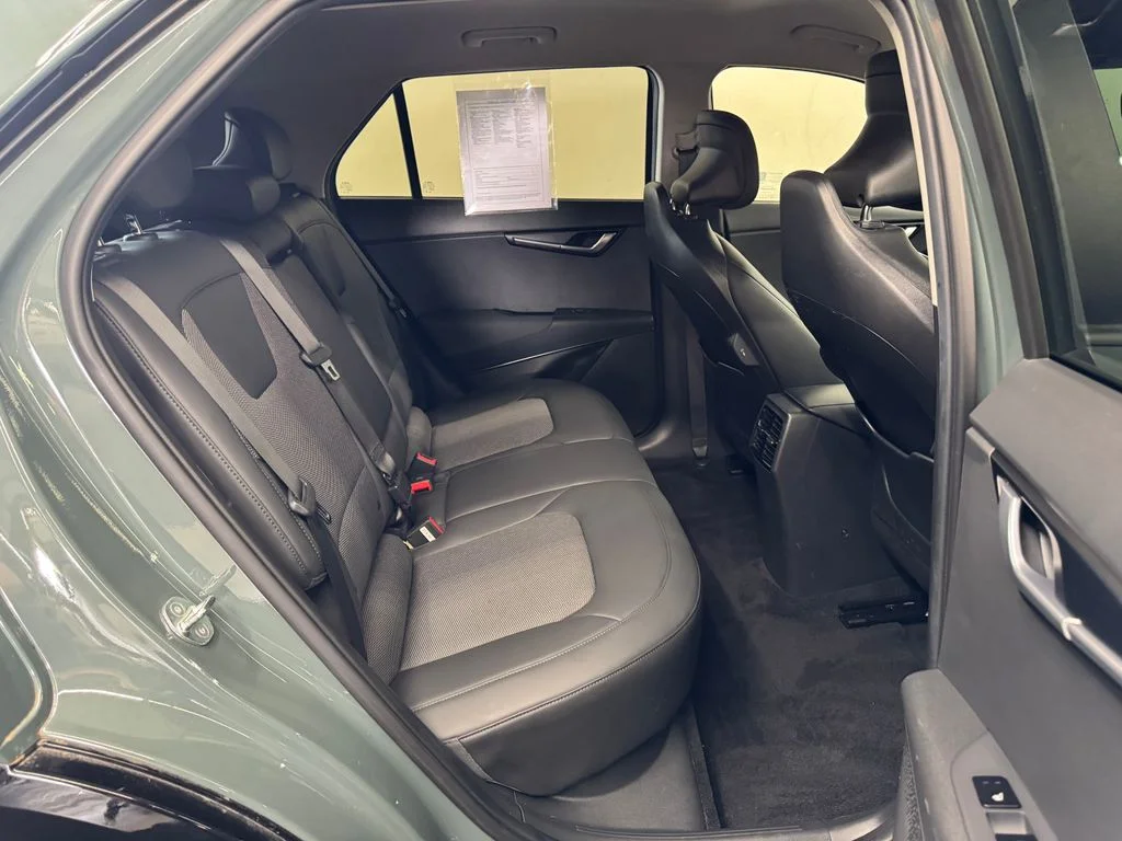 Used 2023 Green Kia Wind image 28