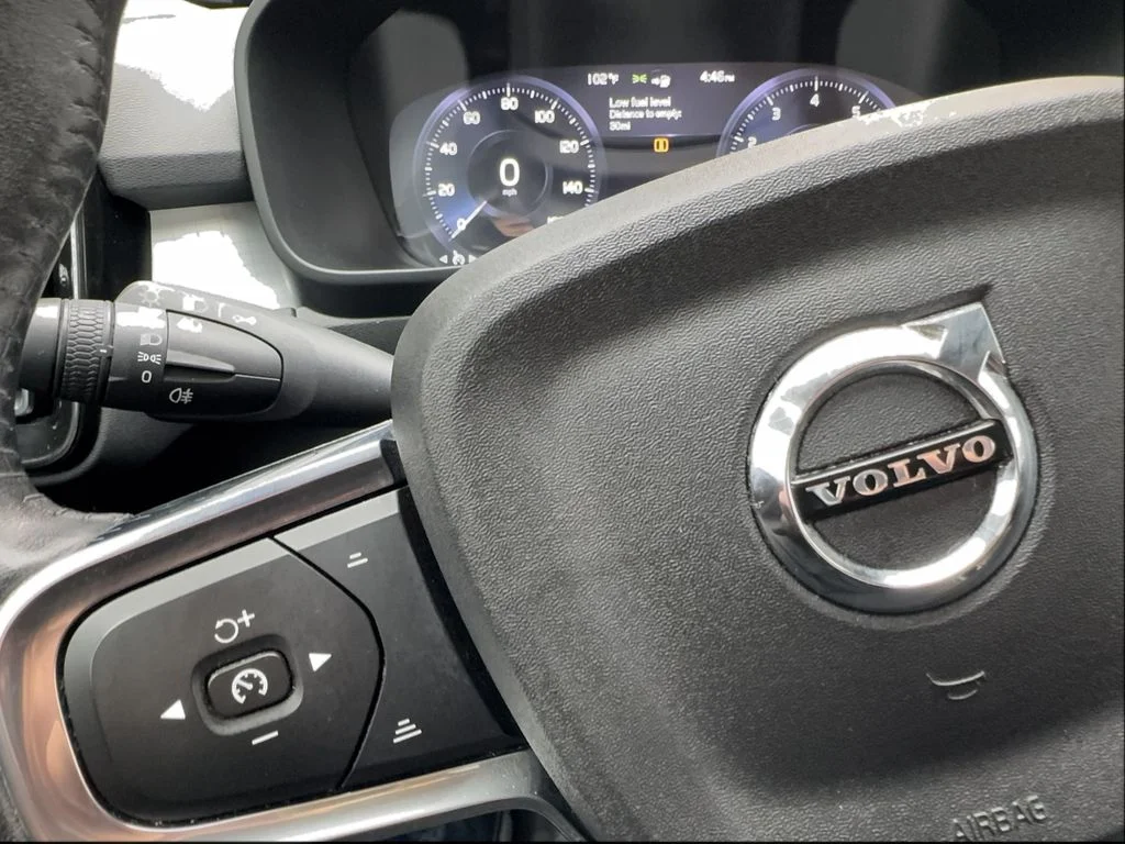 Used 2021 Black Volvo Momentum image 42