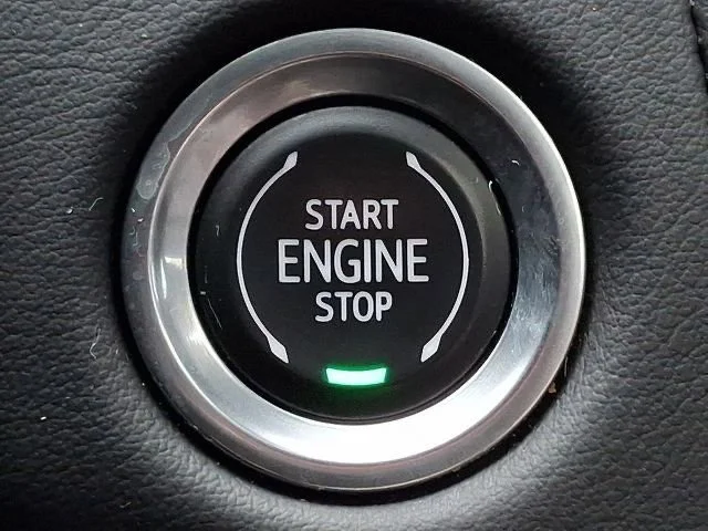 Used 2021 Summit White Chevrolet Z71 image 25
