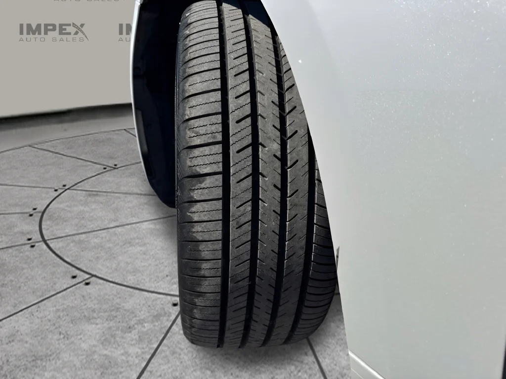 Used 2023 White Tesla Base image 33