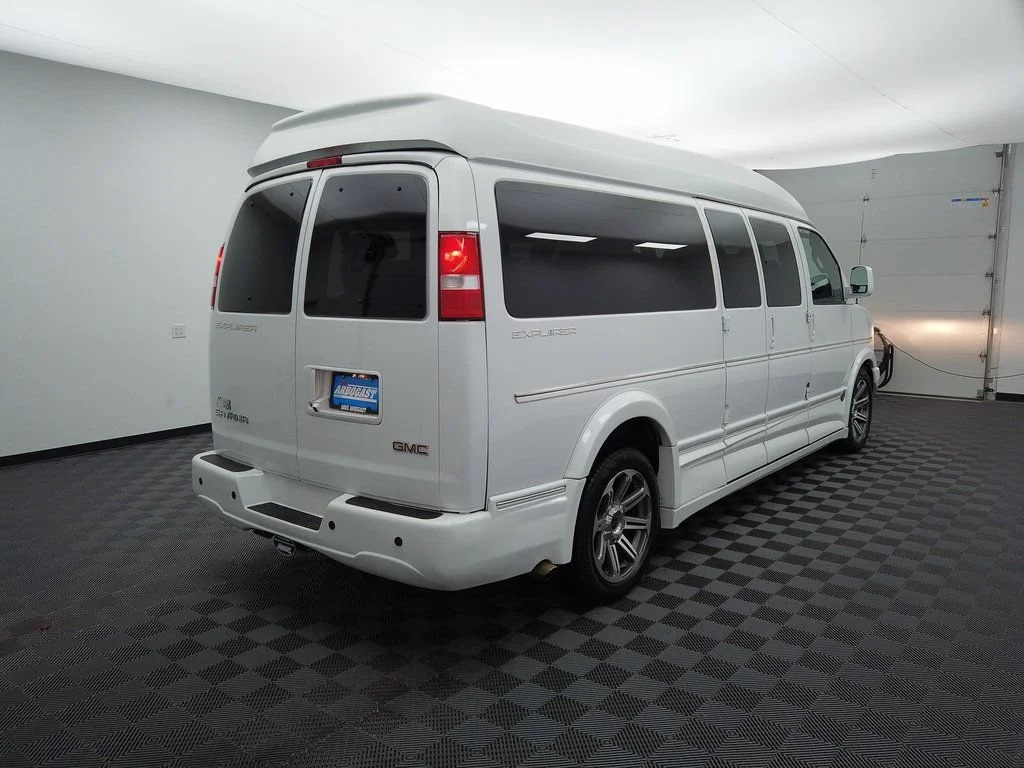 Used 2020 Summit White GMC Work Van image 3