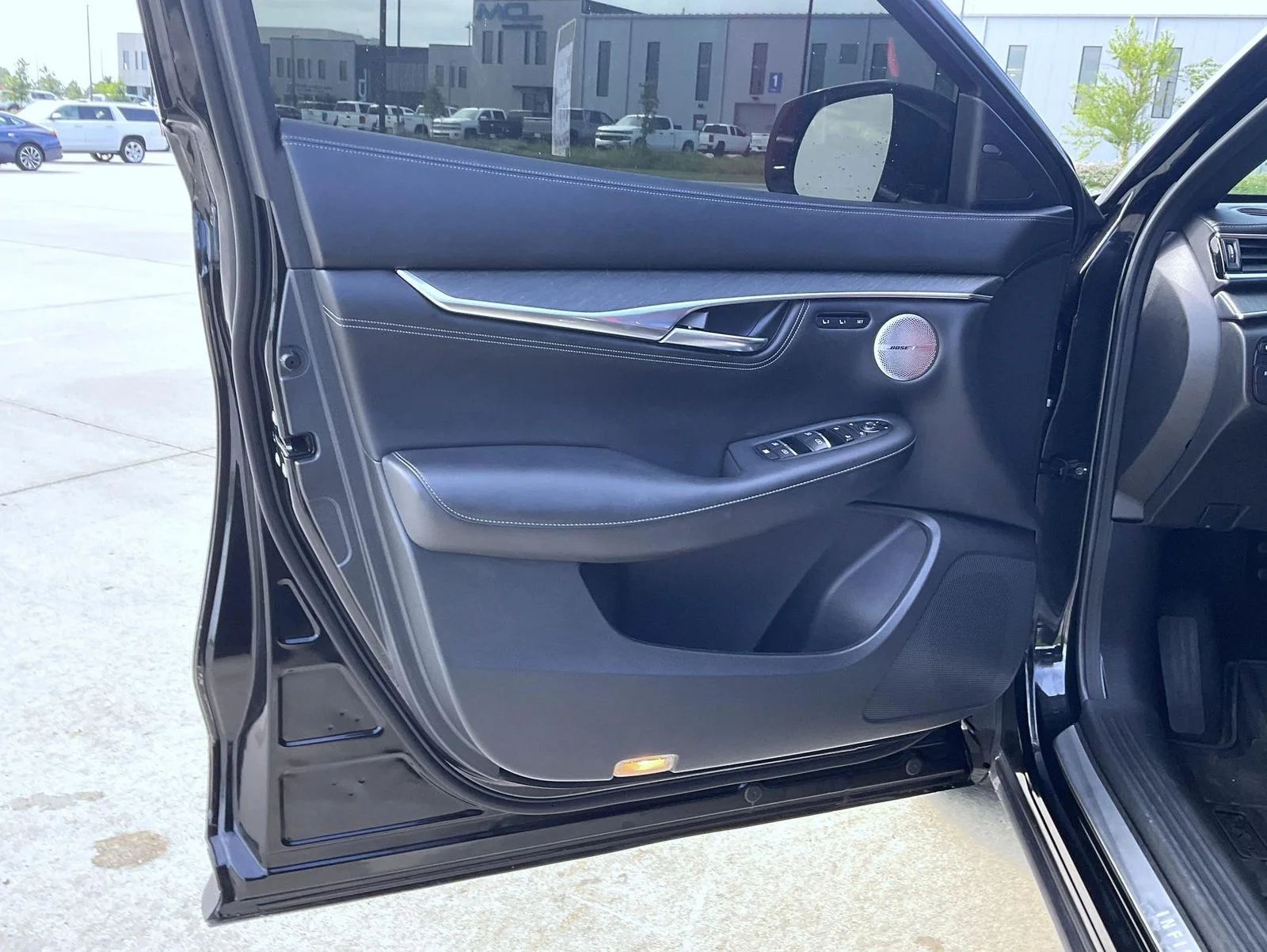 Used 2023 Black INFINITI SENSORY image 10