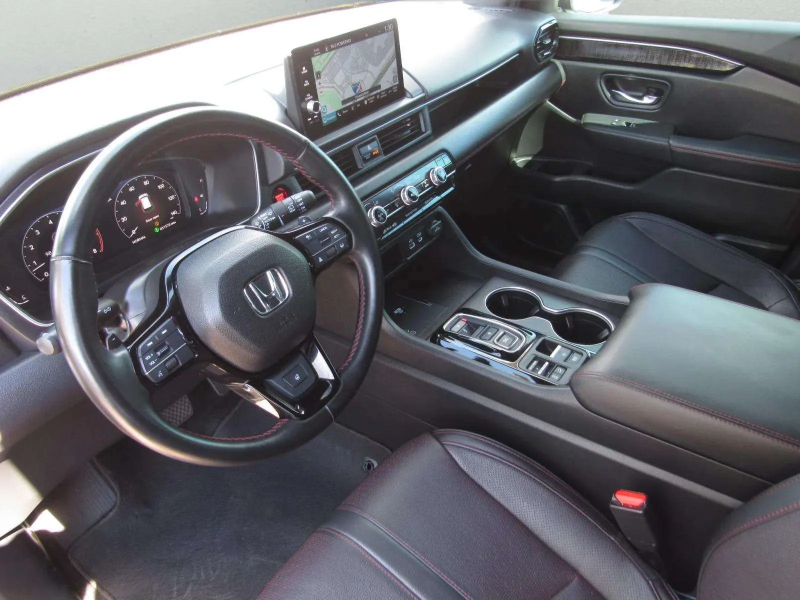 Certified Used 2025 Modern Steel Metallic Honda AWD Black Edition image 49