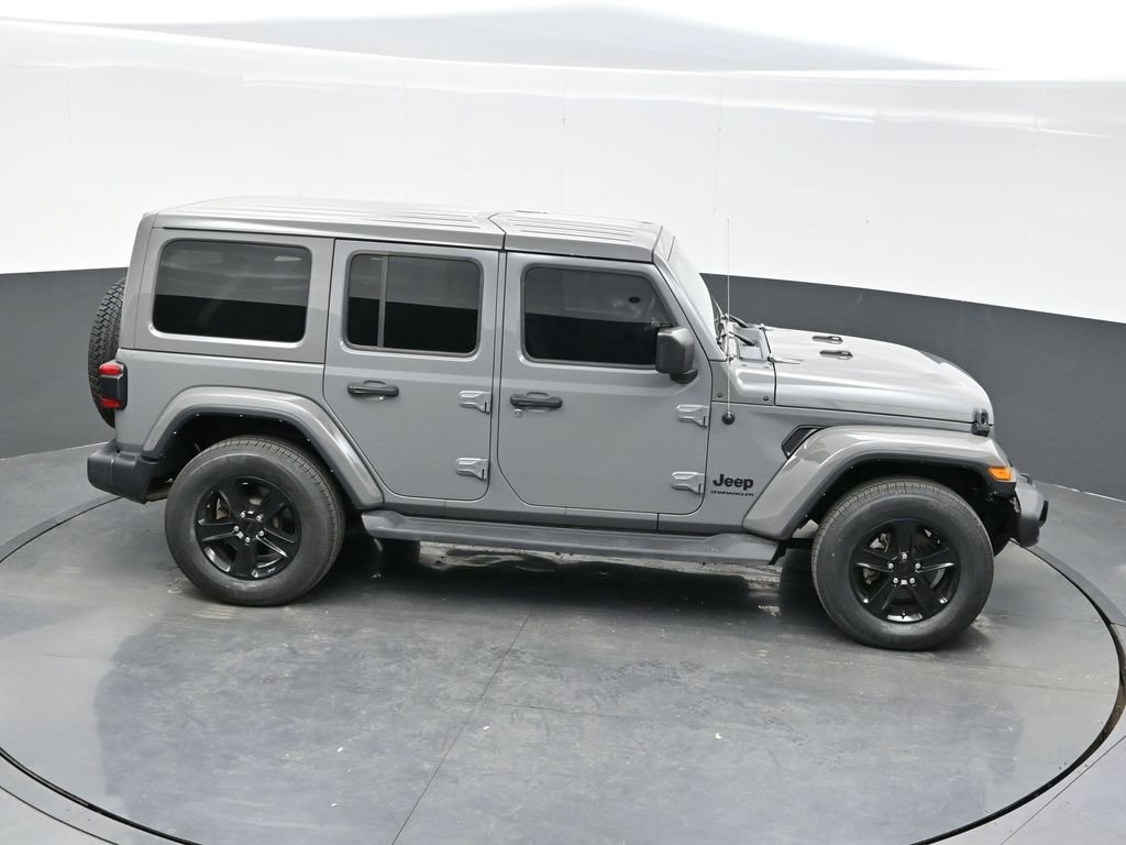 Used 2023 Gray Jeep Altitude image 40