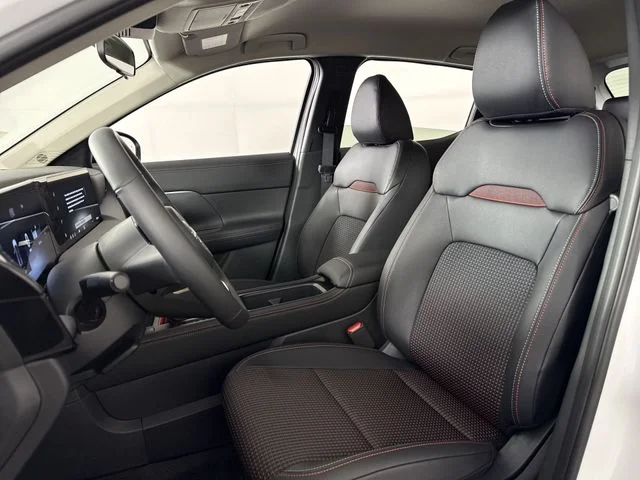 New 2026 Aspen White TriCoat / Super Black Two-tone Nissan SR image 11