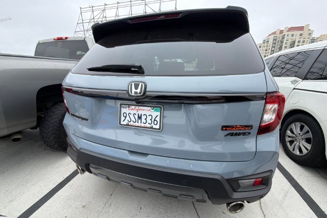 Certified Used 2025 Sonic Gray Pearl Honda TrailSport image 9