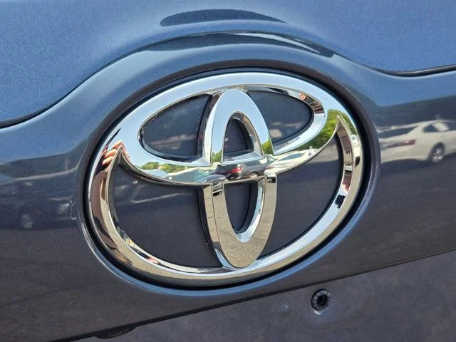Used 2019 Blue Toyota XLE image 19