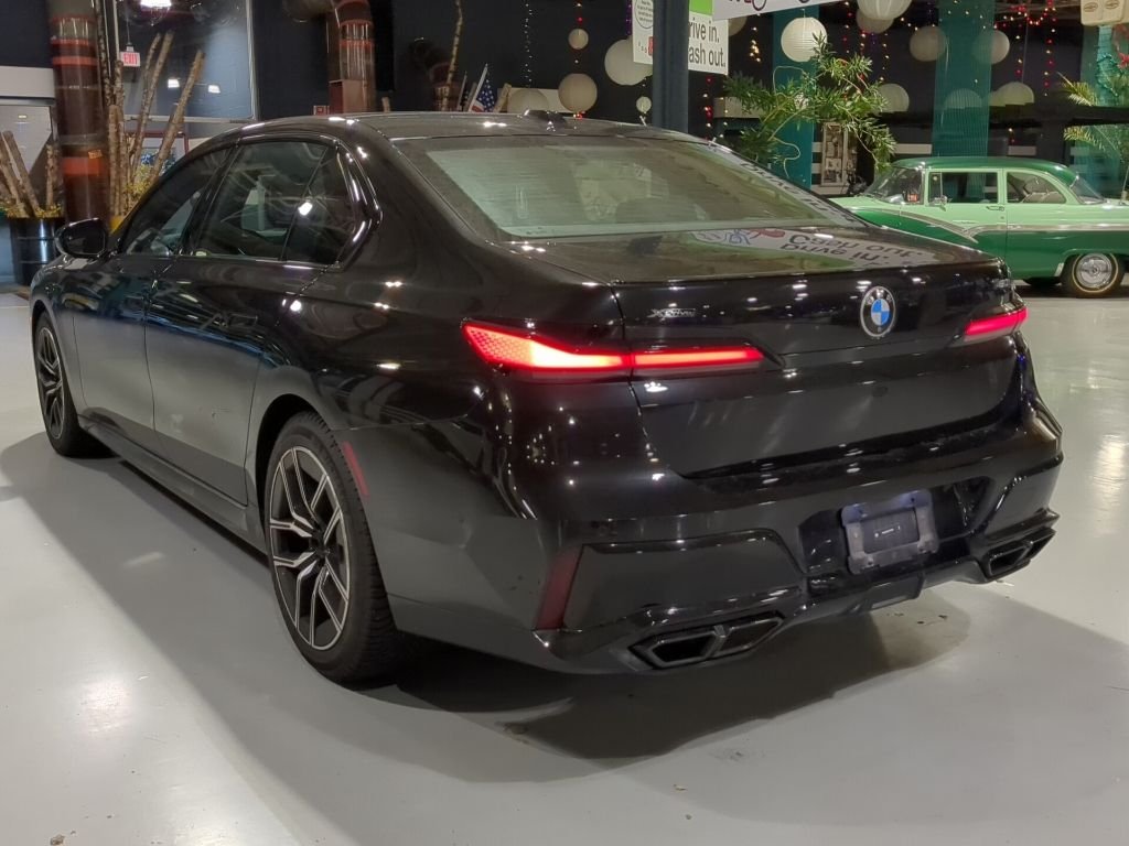 Used 2023 Black BMW 760i xDrive image 10