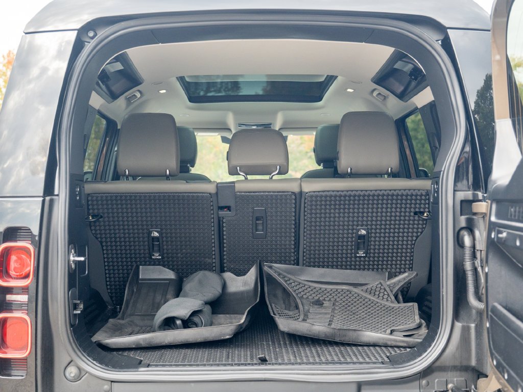 Used 2024 Beige Land Rover S image 38