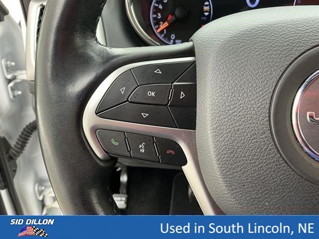 Used 2021 Bright White Clearcoat Jeep Laredo X image 9