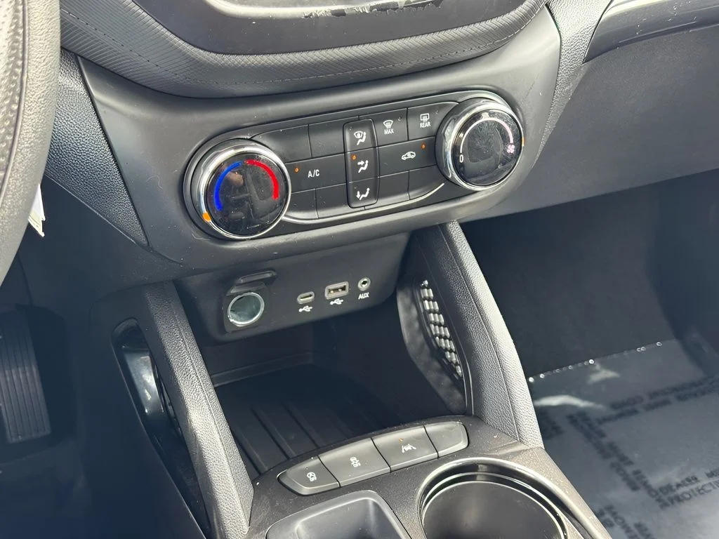 Used 2022 Black Chevrolet LS image 20