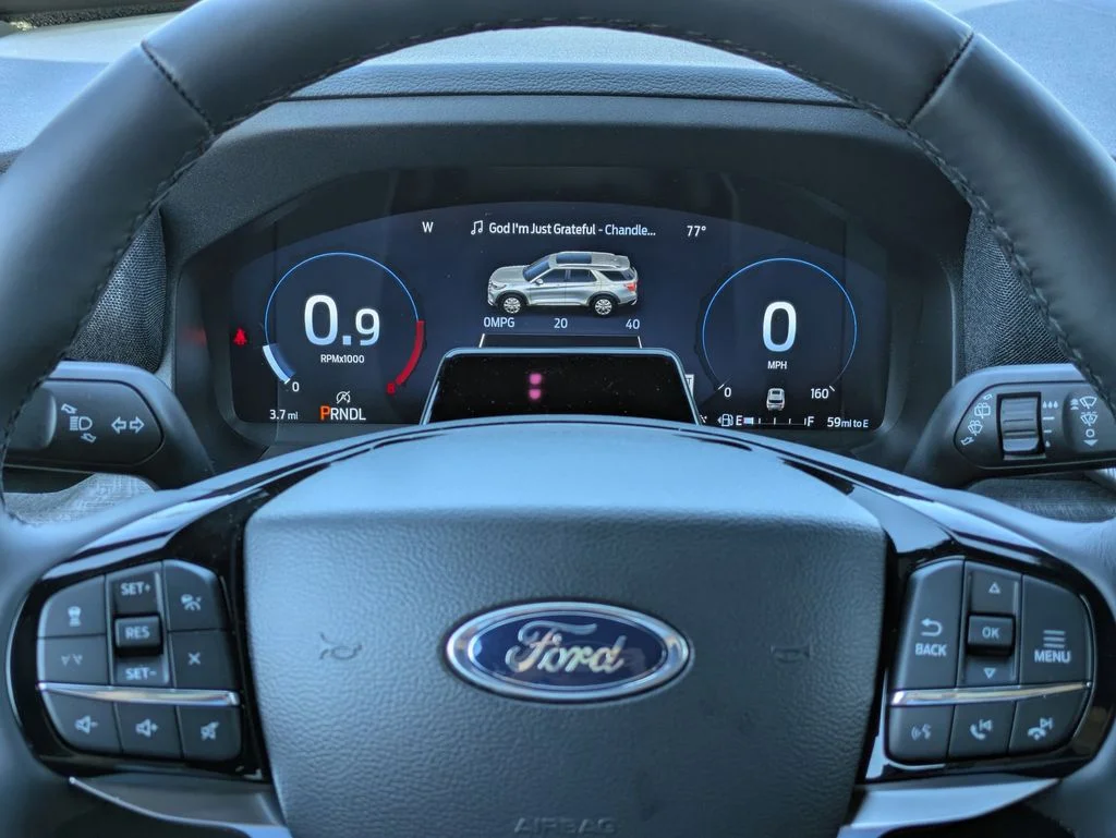 New 2026 Star White Metallic Tri-Coat Ford Platinum image 28