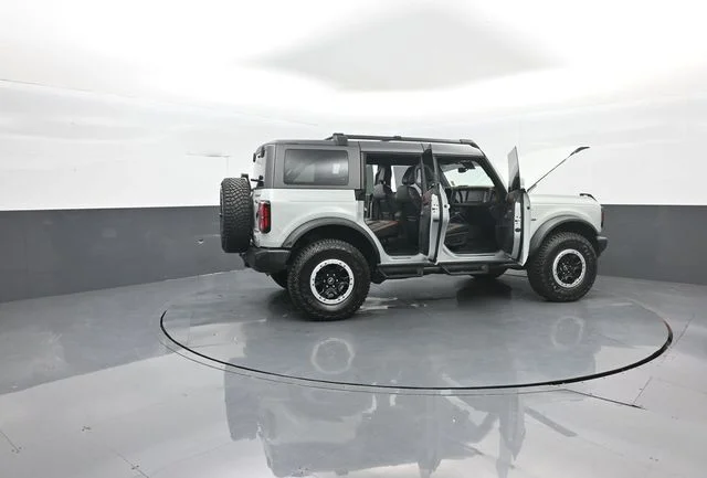Used 2023 Cactus Green / Gray Ford Outer Banks image 40