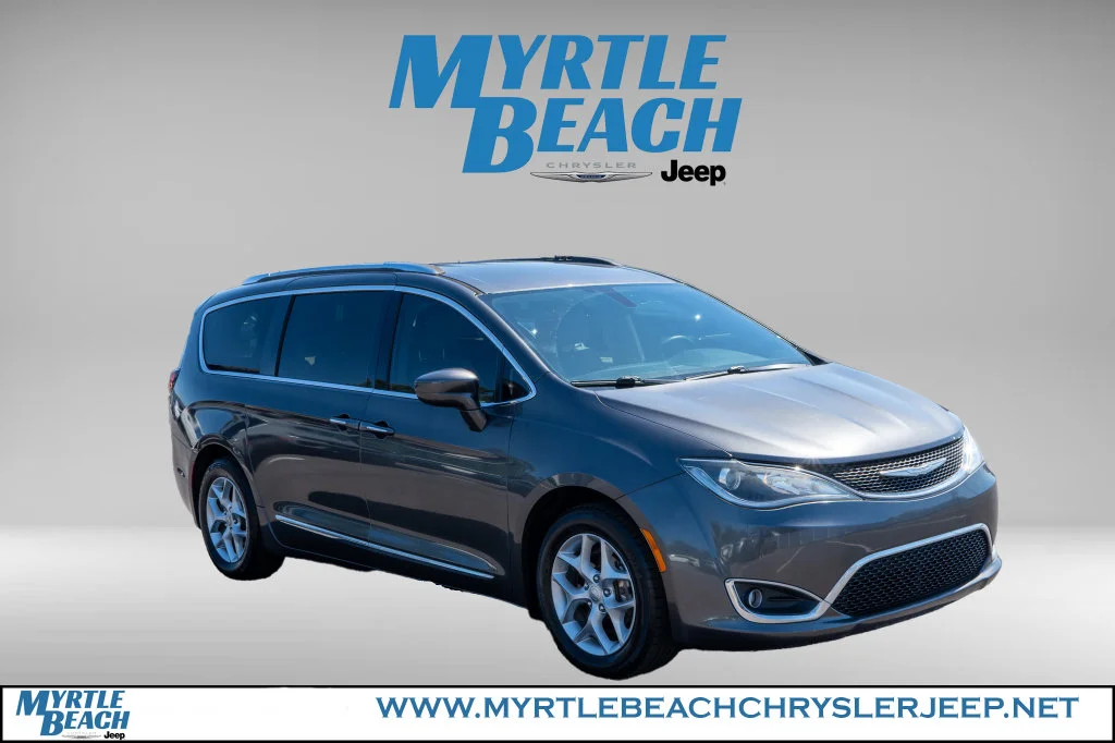 Used 2018 Granite Crystal Metallic Clearcoat Chrysler Touring L Plus image 8