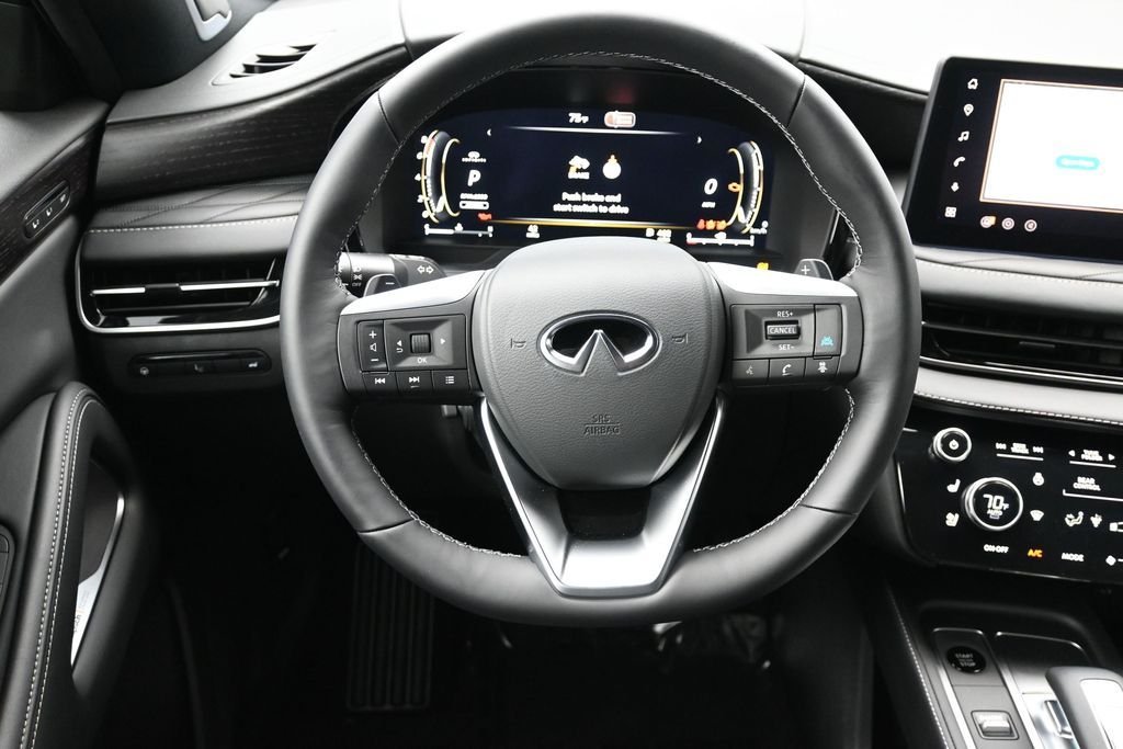 New 2027 2T RAD WHT INFINITI Autograph AWD image 22