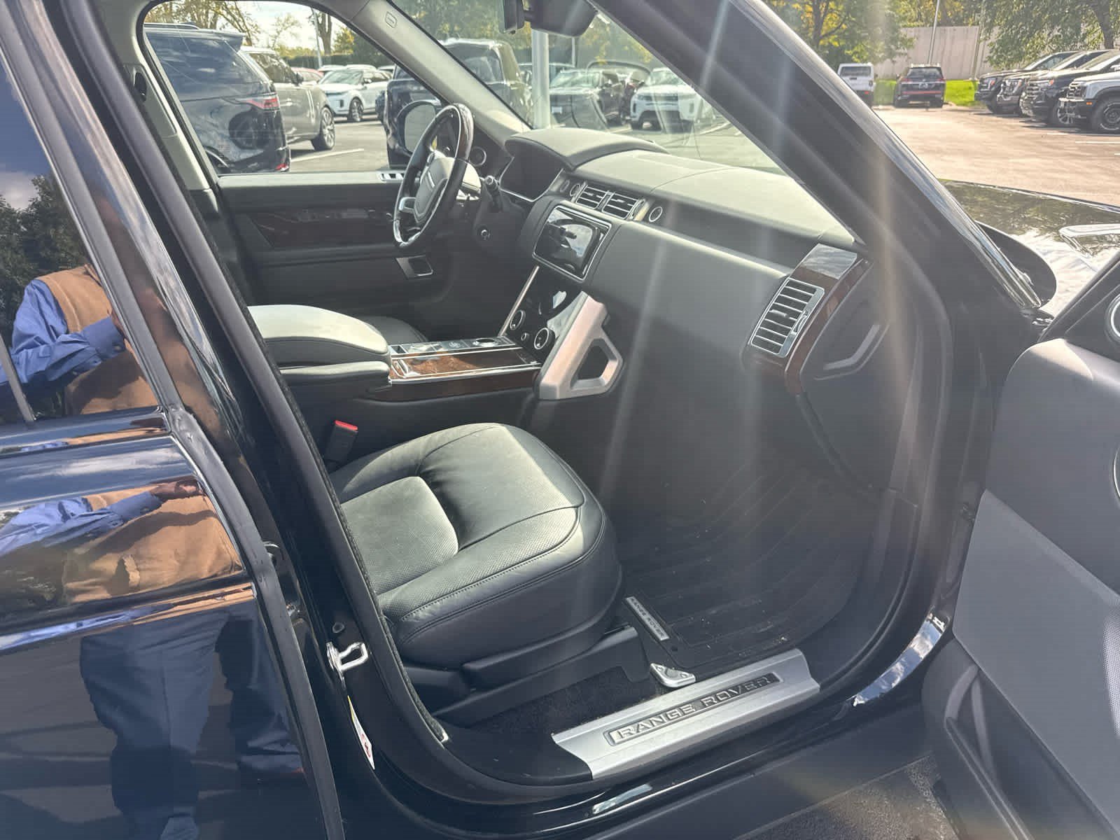 Used 2021 Santorini Black Metallic Land Rover Westminster image 7