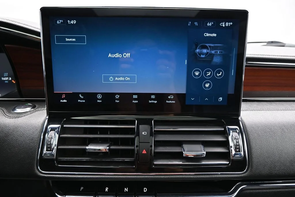 Used 2023 Black Lincoln Reserve image 23