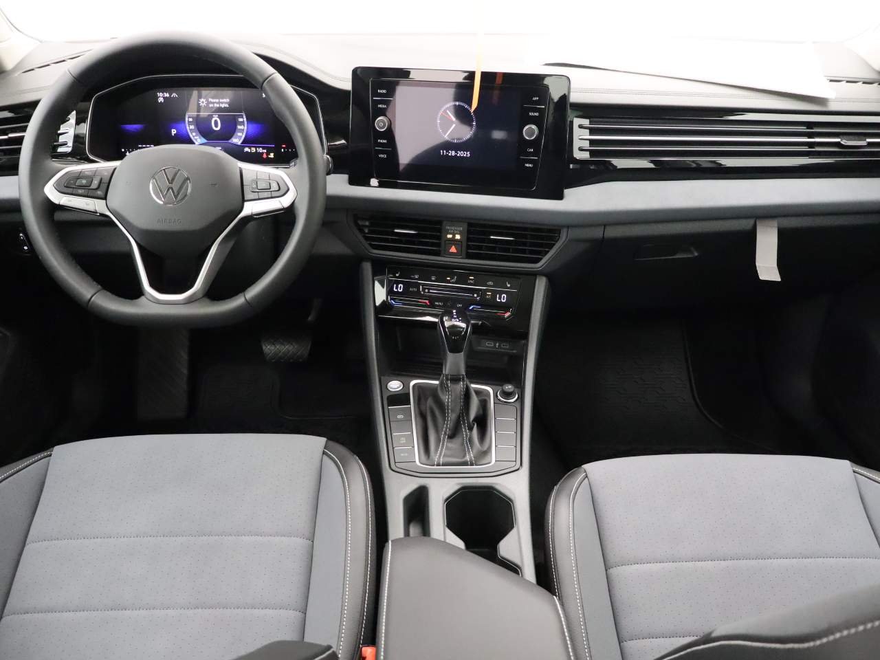 2026 Volkswagen Jetta SE - Photo 12