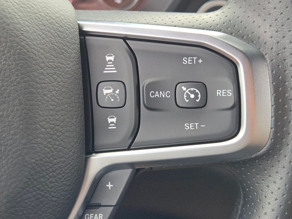 New 2026 Bright White Clear-Coat Exterior Paint RAM Tradesman image 26