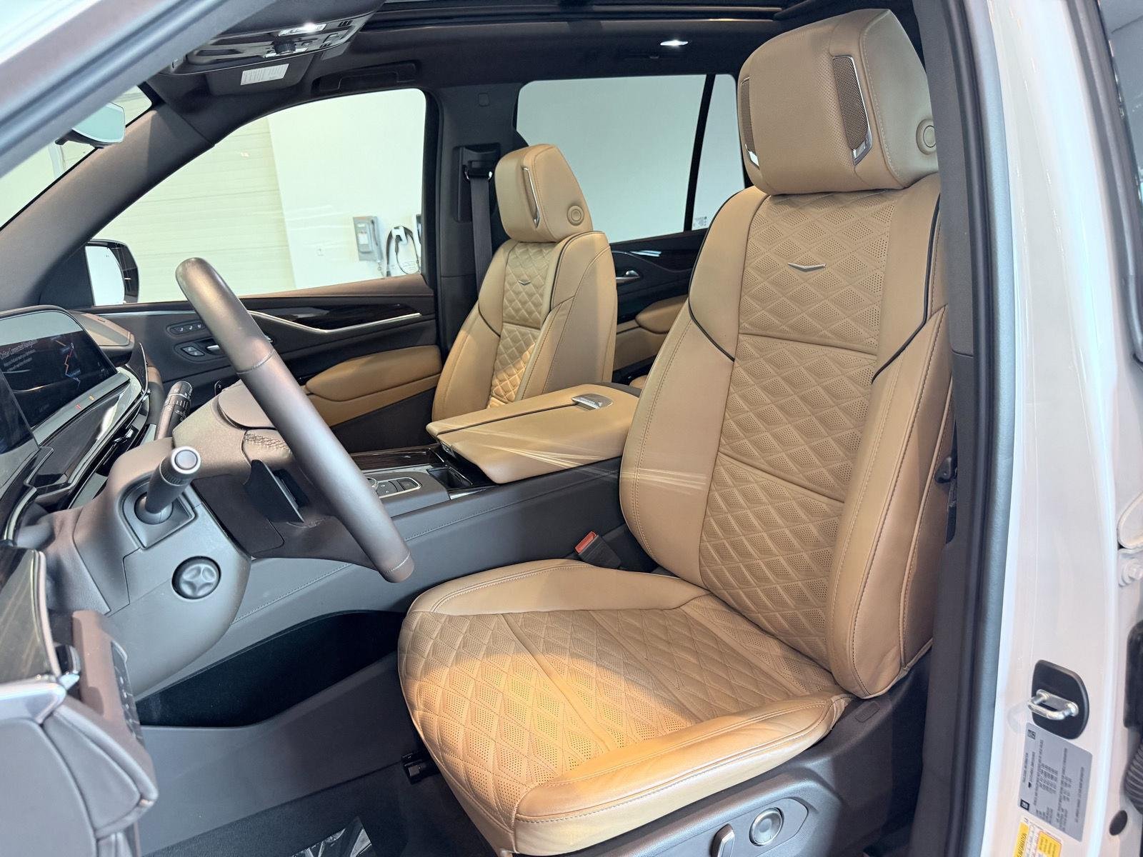 Used 2021 CRYSTAL WHITE TRICOAT Cadillac Premium Luxury image 42