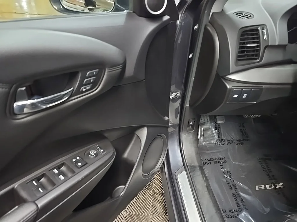 Used 2016  Acura Base image 28