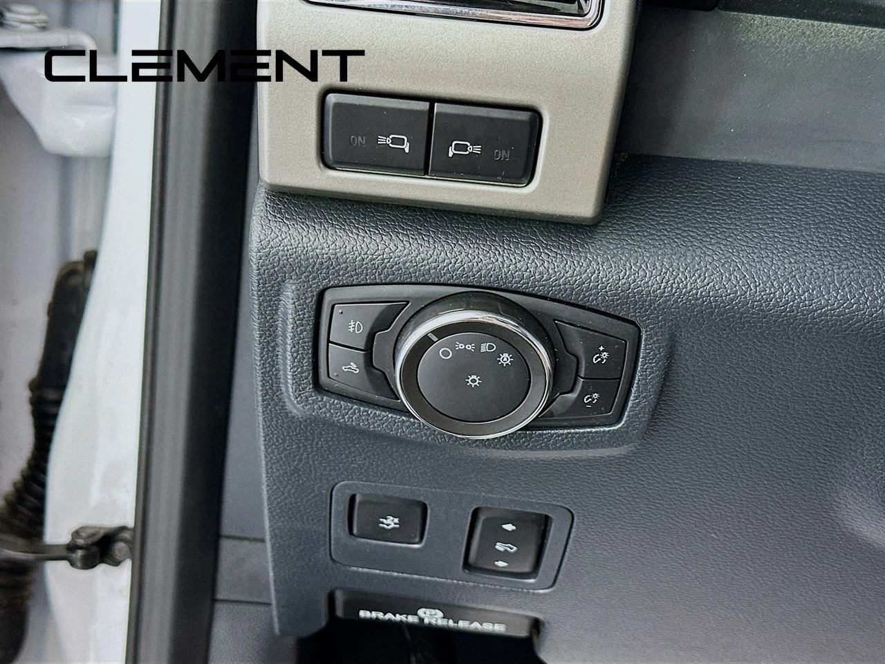 Certified Used 2022 Oxford White Ford Lariat image 14