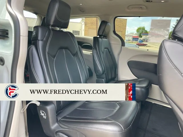 Used 2023 White Chrysler Touring L image 41