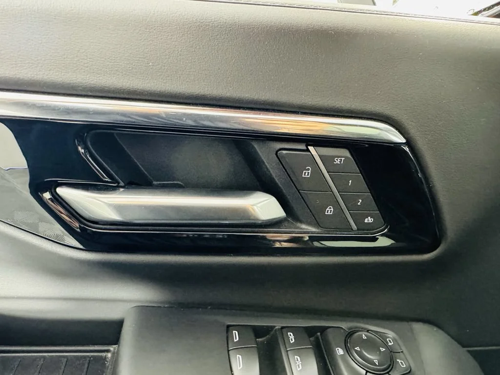 Used 2025 Dark Ash Metallic Chevrolet LT image 7