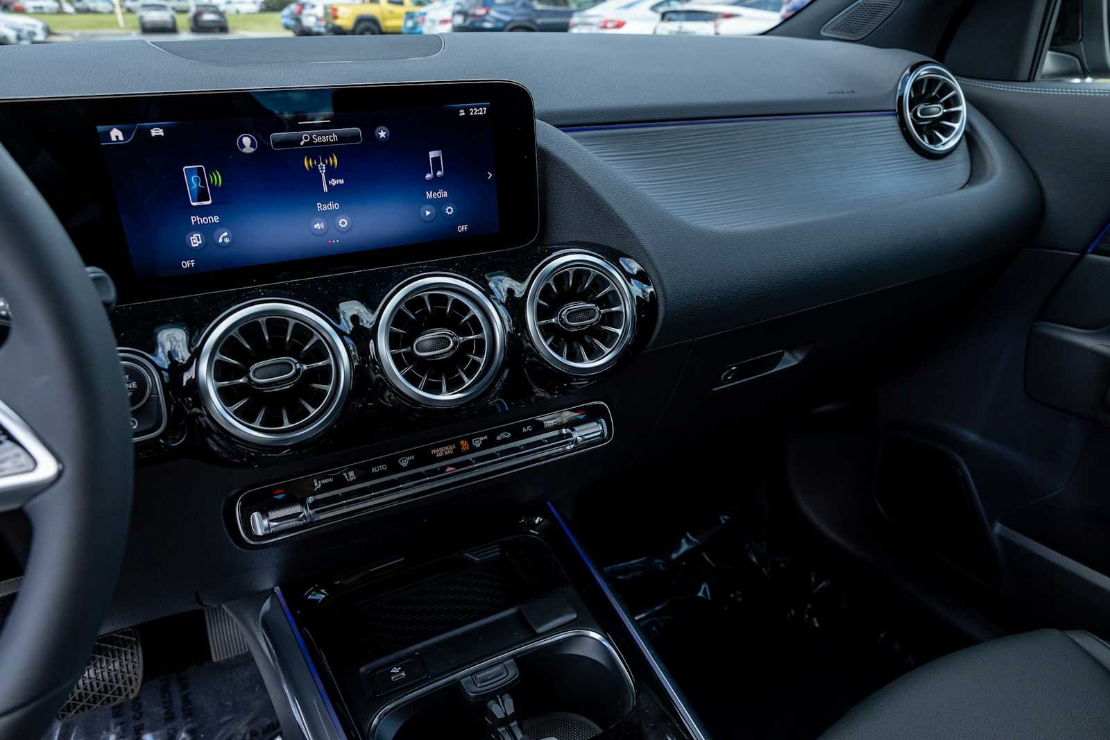 New 2026 Night Black Mercedes-Benz GLA 250 image 15