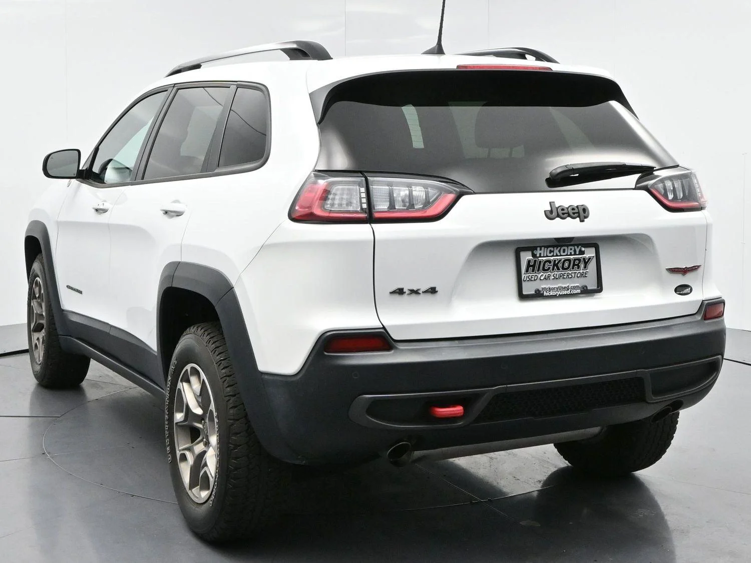 Used 2022 Bright White Clearcoat Jeep Trailhawk image 5