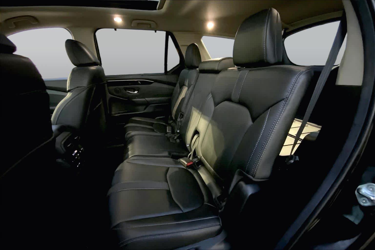 Used 2025 Crystal Black Pearl Honda Touring image 19