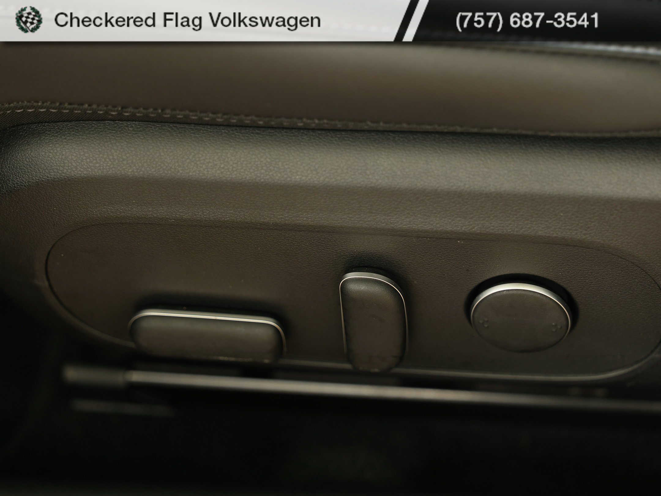 Used 2023 Gravity Gold Matte Hyundai SEL image 19