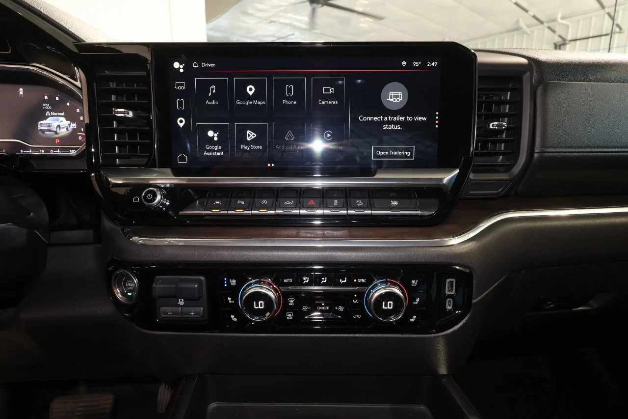 2023 GMC Sierra 1500 SLT - Photo 18